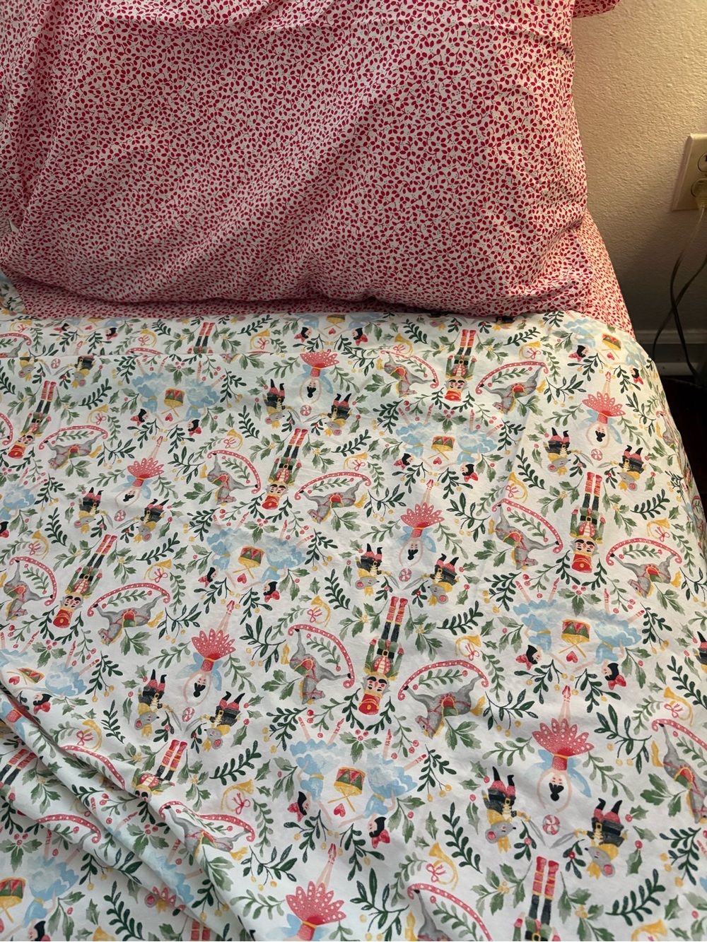 cupcakes & cashmere Nutcracker Cotton Bed Linen in White with Green and Pink Acc